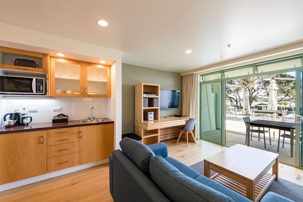 Paihia Beach Resort & Spa Hotel Poolside Studio, Ocean View (First Floor) 6