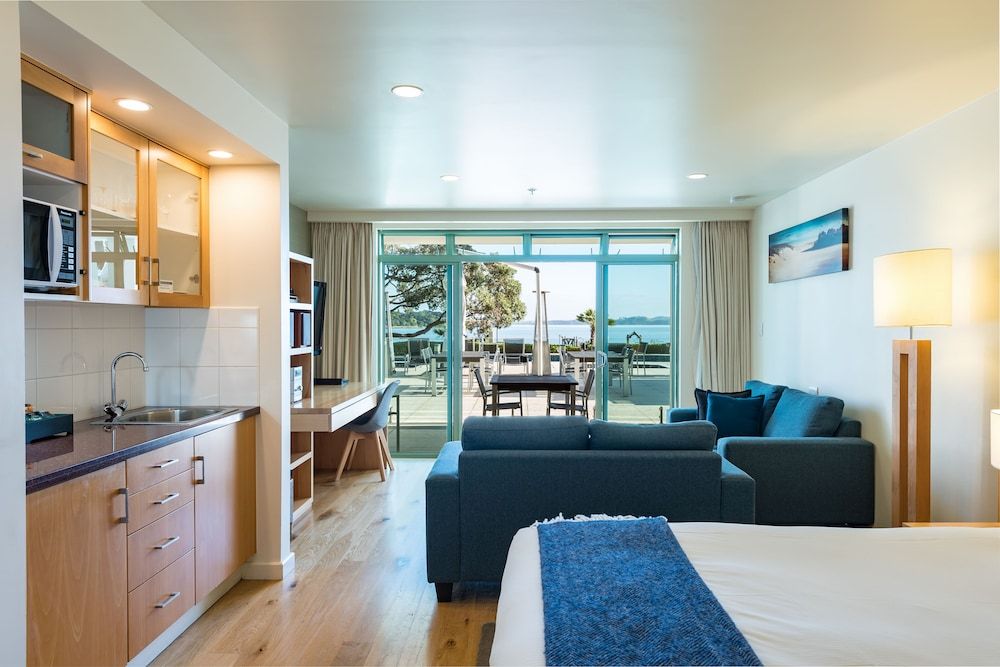 Paihia Beach Resort & Spa Hotel Poolside Studio, Ocean View (First Floor) 5