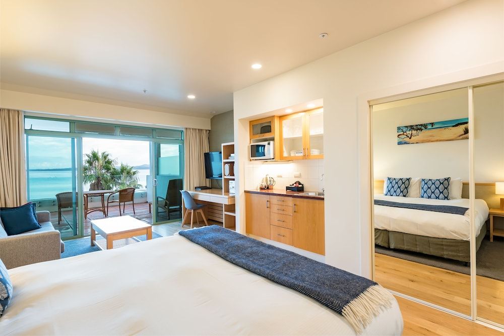 Paihia Beach Resort & Spa Hotel Spa Studio, Ocean View (Fourth Floor) 3