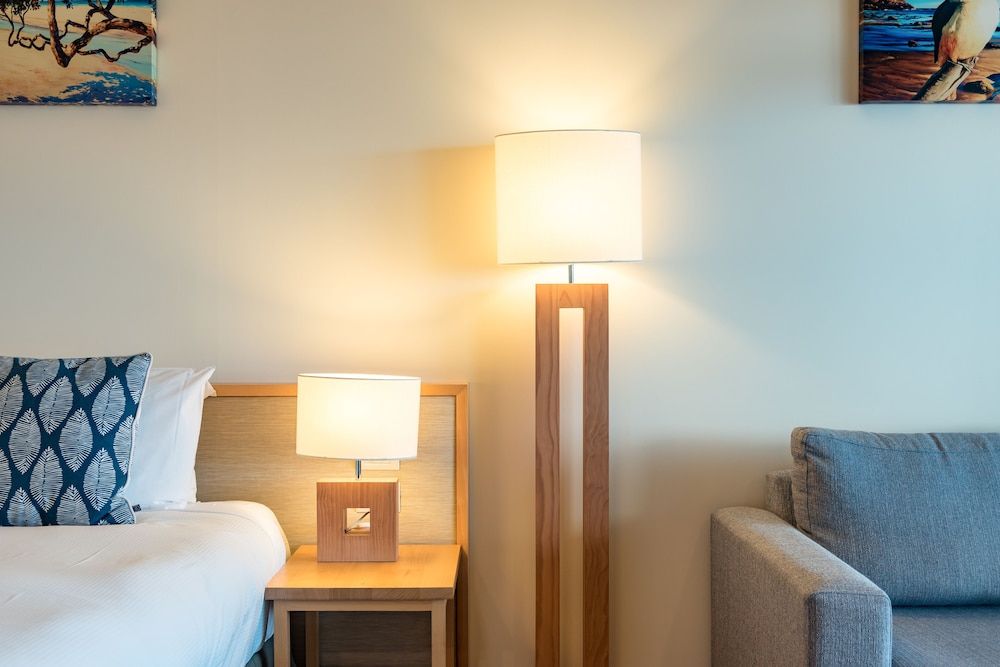 Paihia Beach Resort & Spa Hotel Spa Studio, Ocean View (Fourth Floor) 2