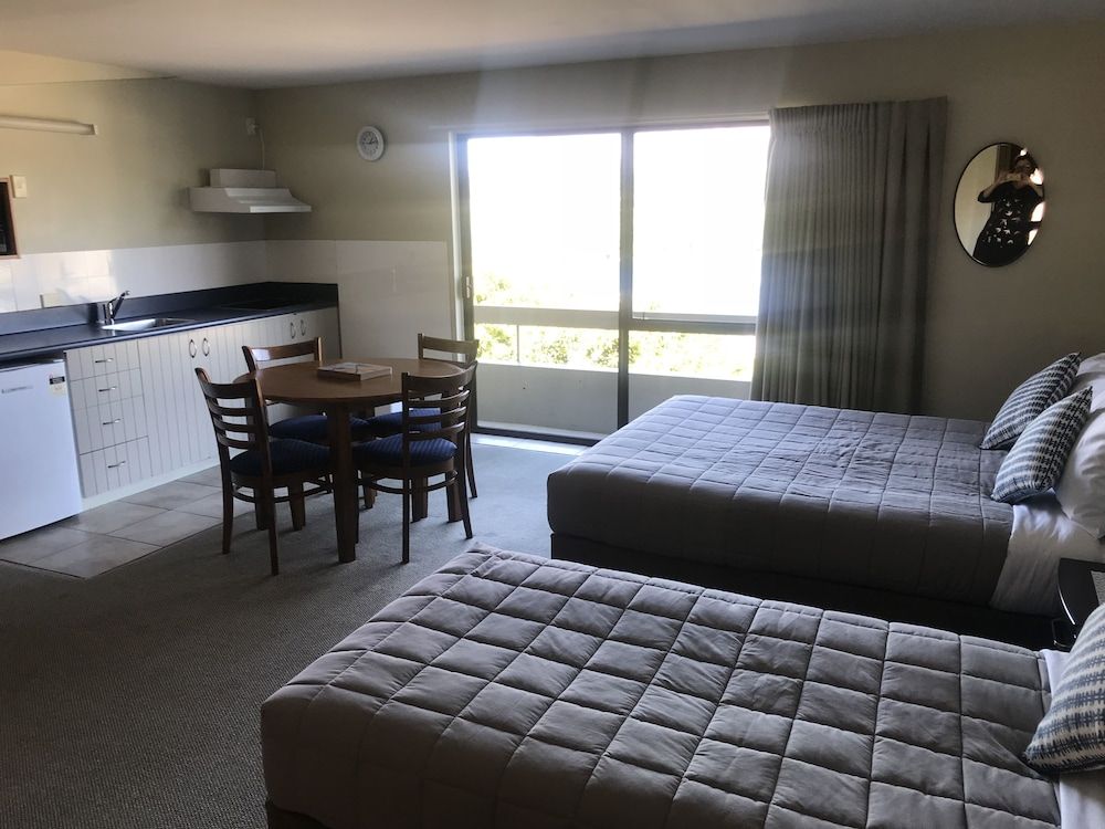 undefined Earnslaw Lodge 2