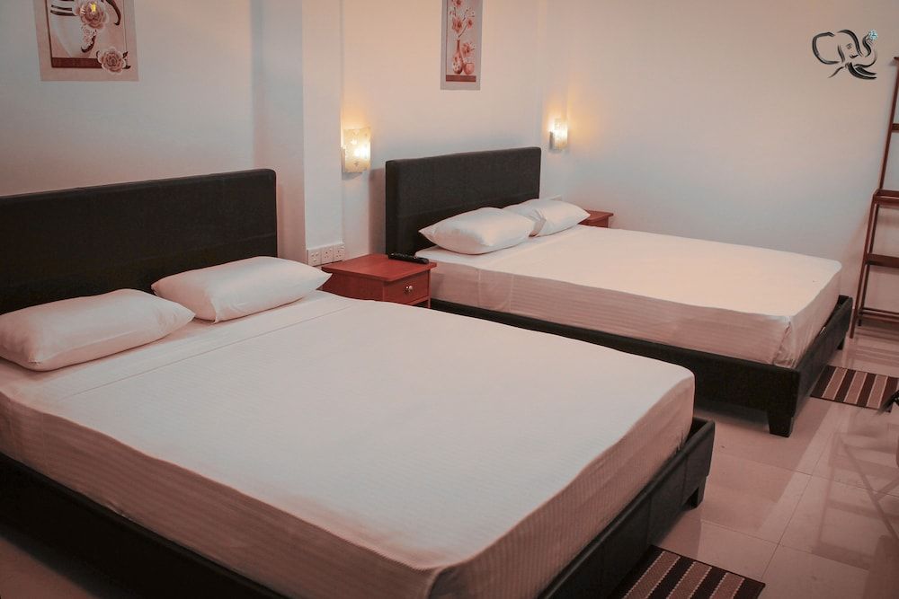 Kandy Waters Hotel Family Room 2