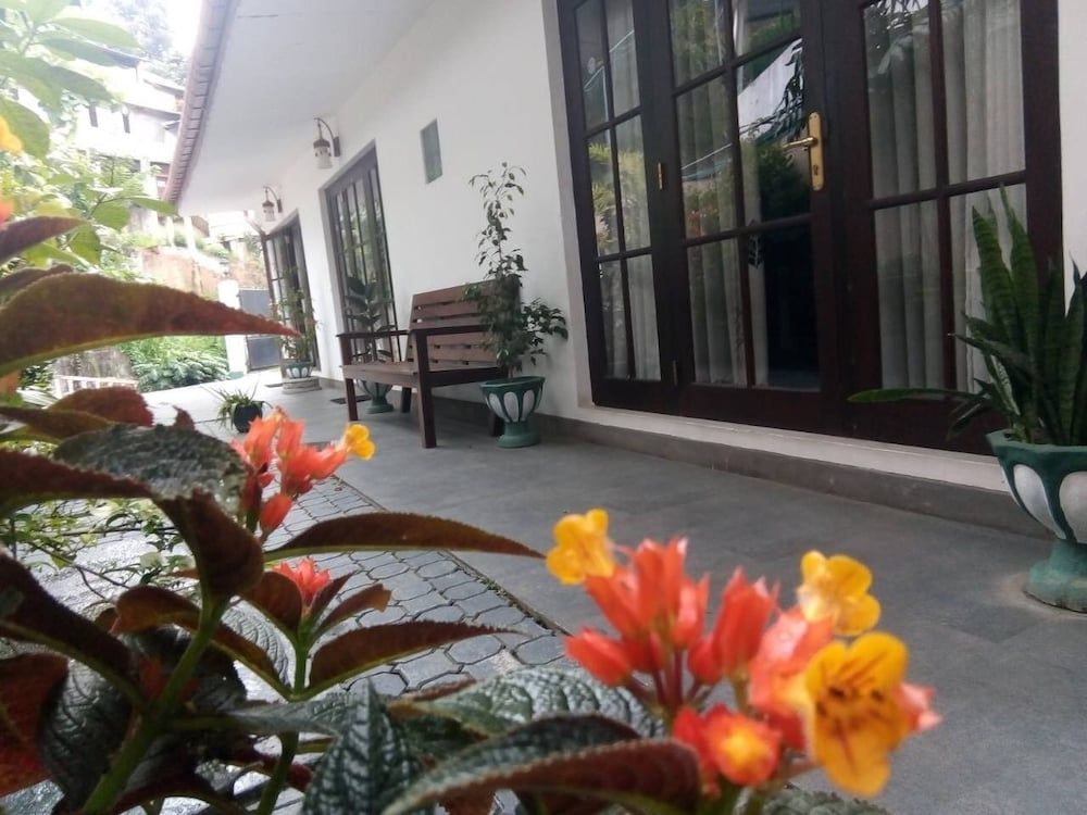 Kandy Waters Hotel Deluxe Double Room, Private Bathroom 3