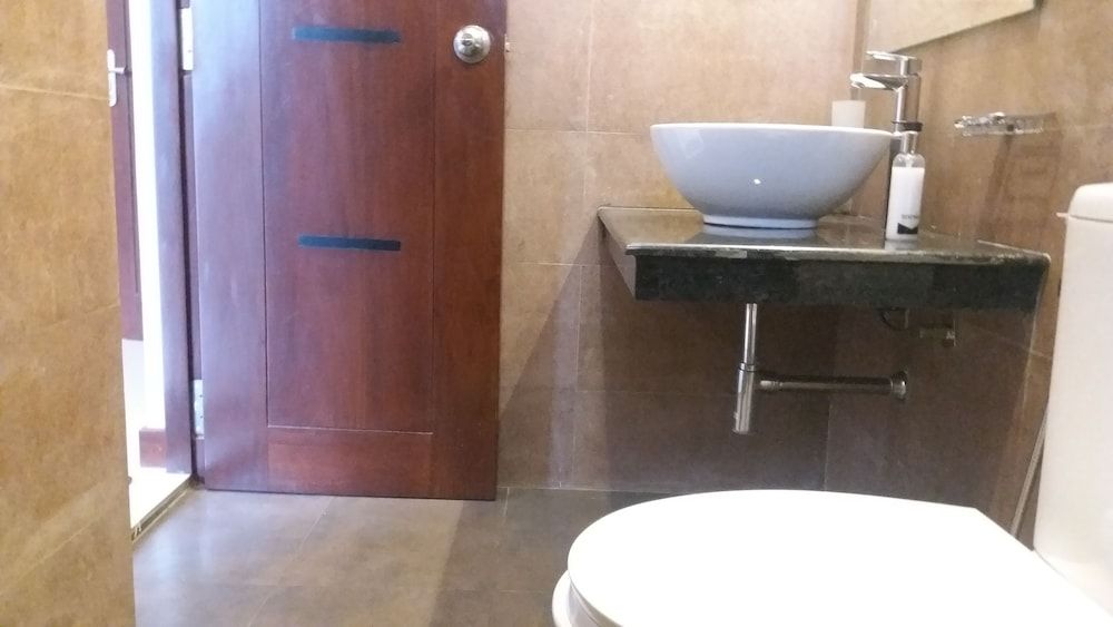 undefined TJ'S Apartments 5