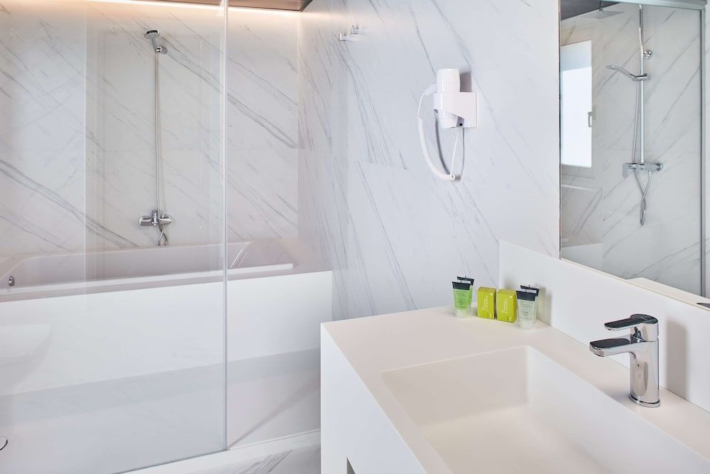 Hotel Silken Reino de Aragón Superior Double or Twin Room 9