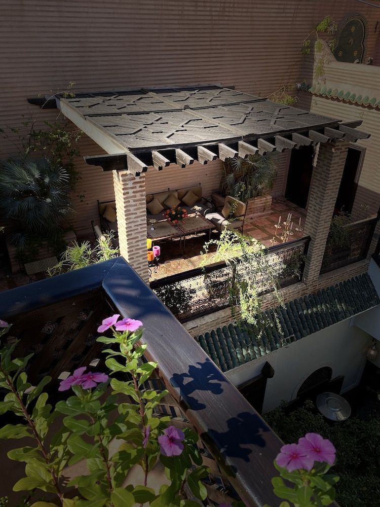 undefined Riad Ilayka 6