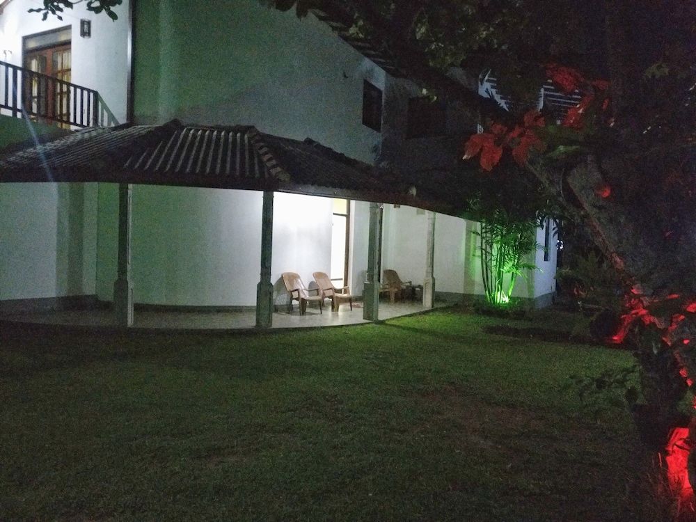 Villa Happy Home Deluxe Double Room, 1 King Bed, Balcony, Garden Area 6