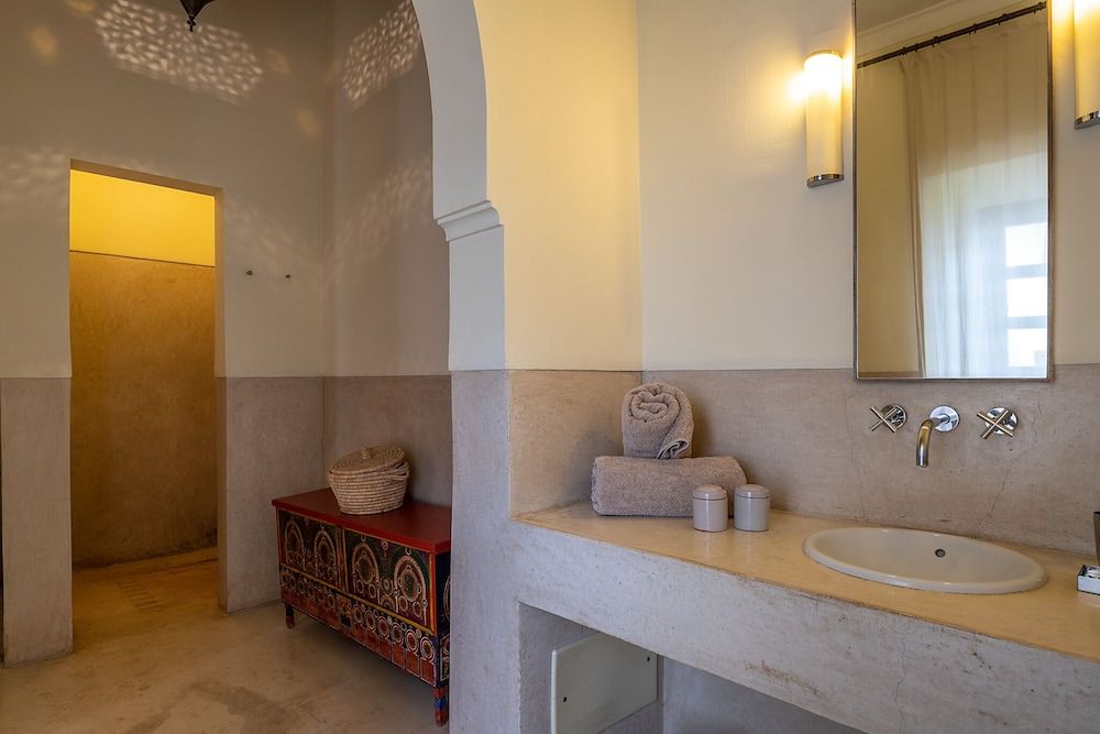 Riad Talaa12 Deluxe Suite, 1 Double Bed, Courtyard View 9