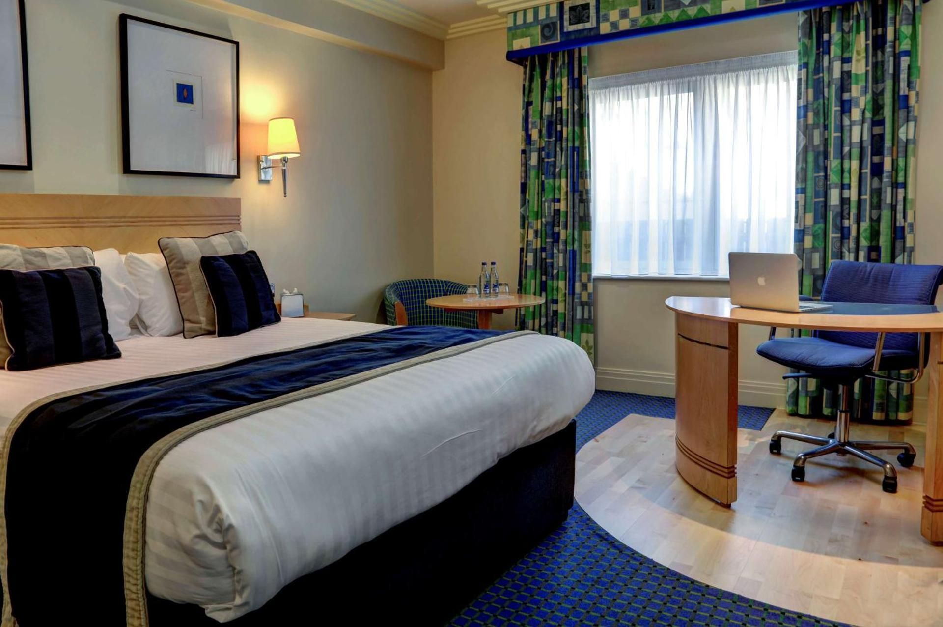 Executive King Room with King Bed - Non-Smoking