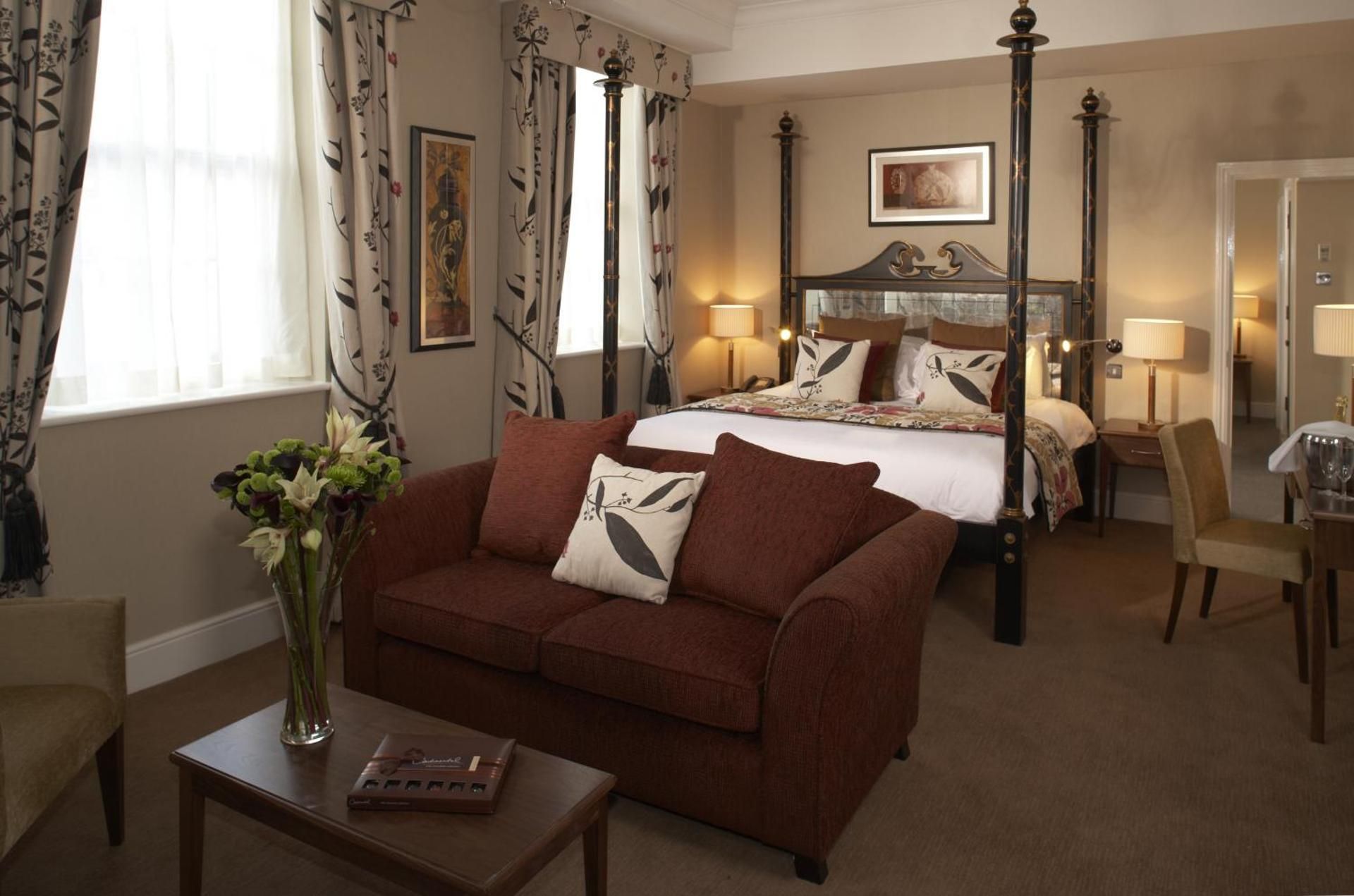 Suite with King Bed - Non-Smoking
