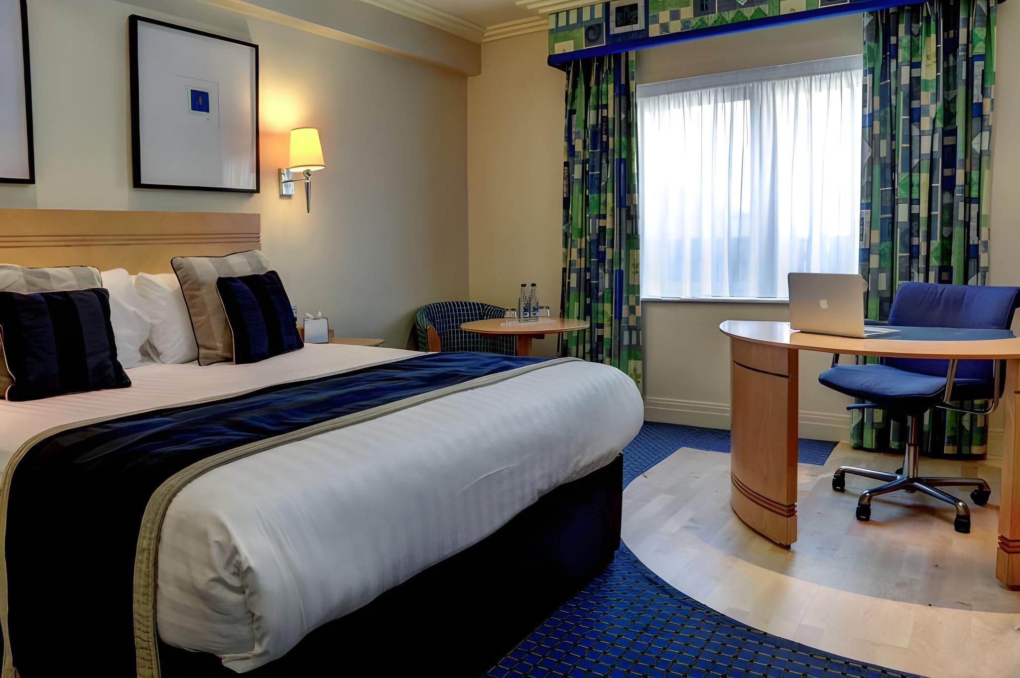 Superior King Room with King Bed - Non-Smoking