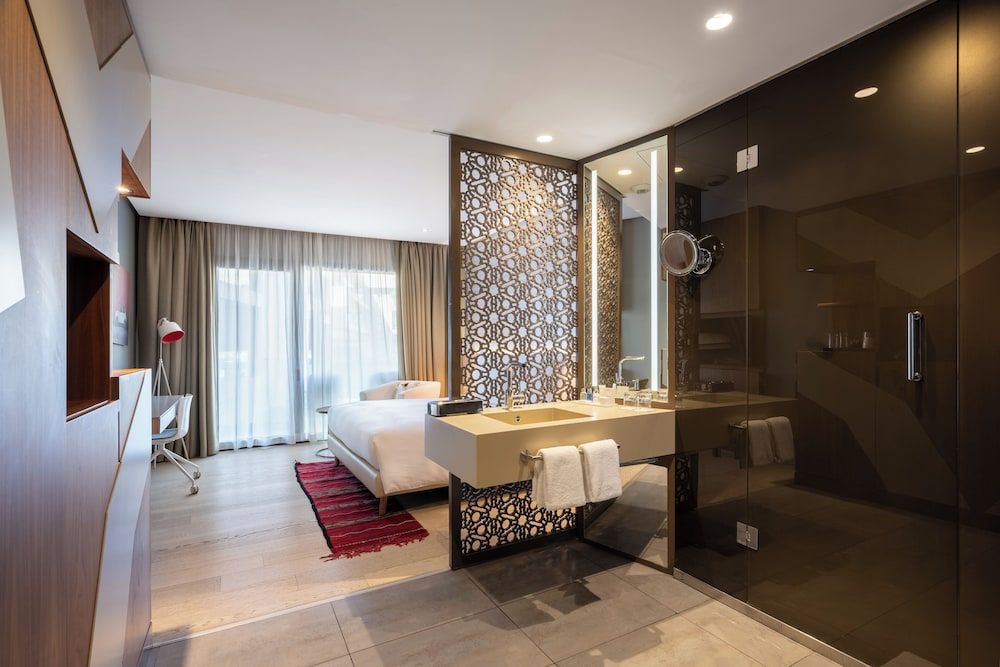 Radisson Blu Hotel, Marrakech Carré Eden Superior Room, Balcony, Pool View 10