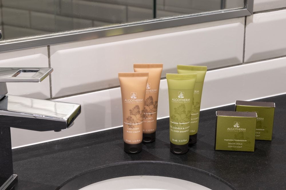 Hotel Pavillon Monceau Executive Double Room 8