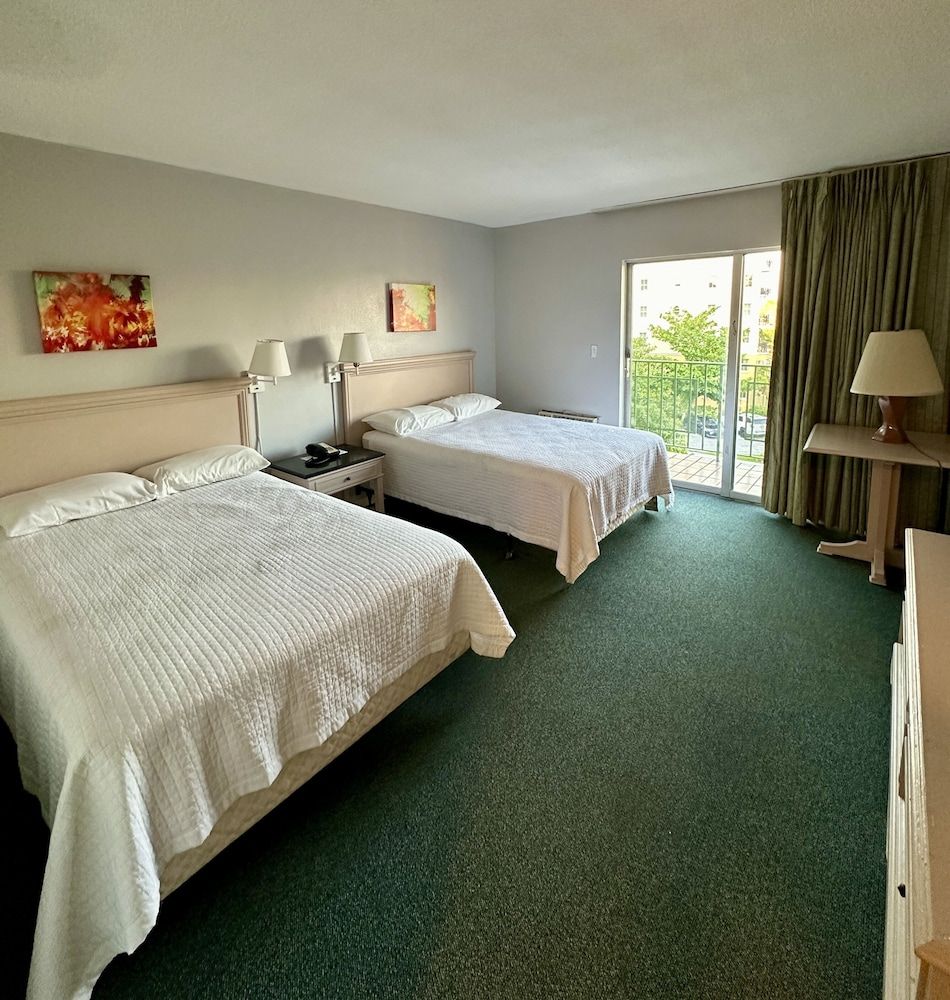 Chateaubleau Hotel Basic Double Room 5