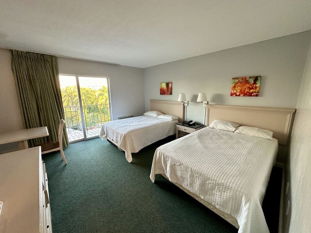 Chateaubleau Hotel Basic Double Room 4