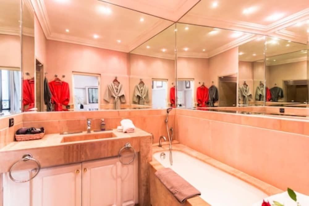 Riad Hasna Espi & SPA Deluxe Suite, 1 King Bed, Private Bathroom 12