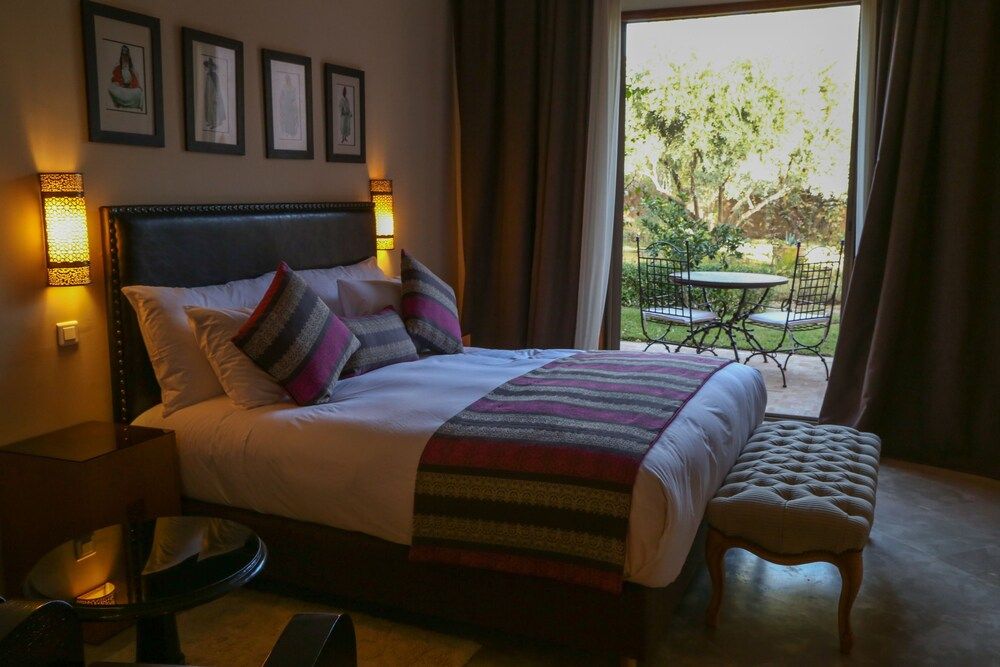 Le Clos des Oliviers by KMV Junior Suite, Terrace, Pool View 5