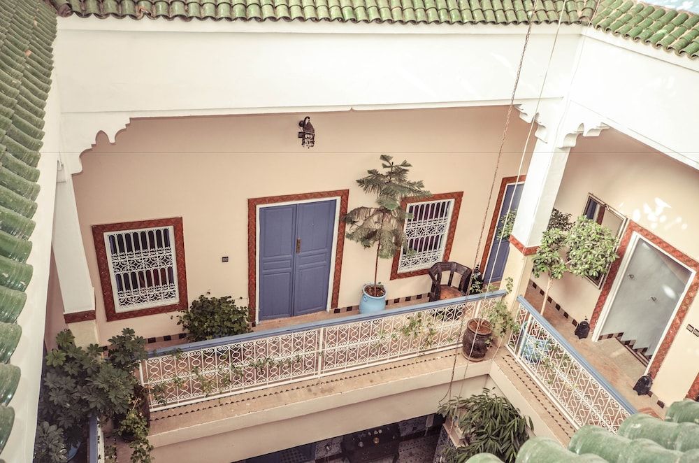 undefined Riad Azalia 5