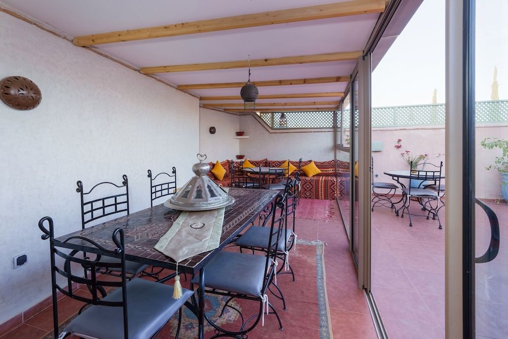 undefined Riad Azalia 7