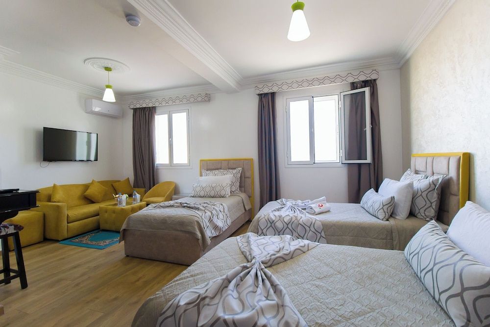 MAMORA BAY Standard Triple Room 2