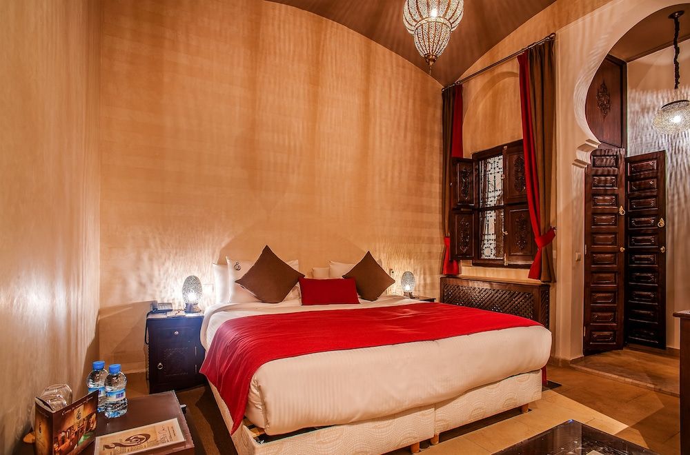 undefined Riad Omri 6