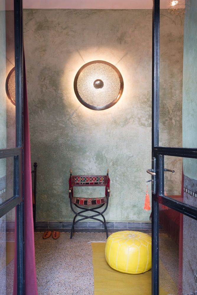 undefined Riad Lhena 9