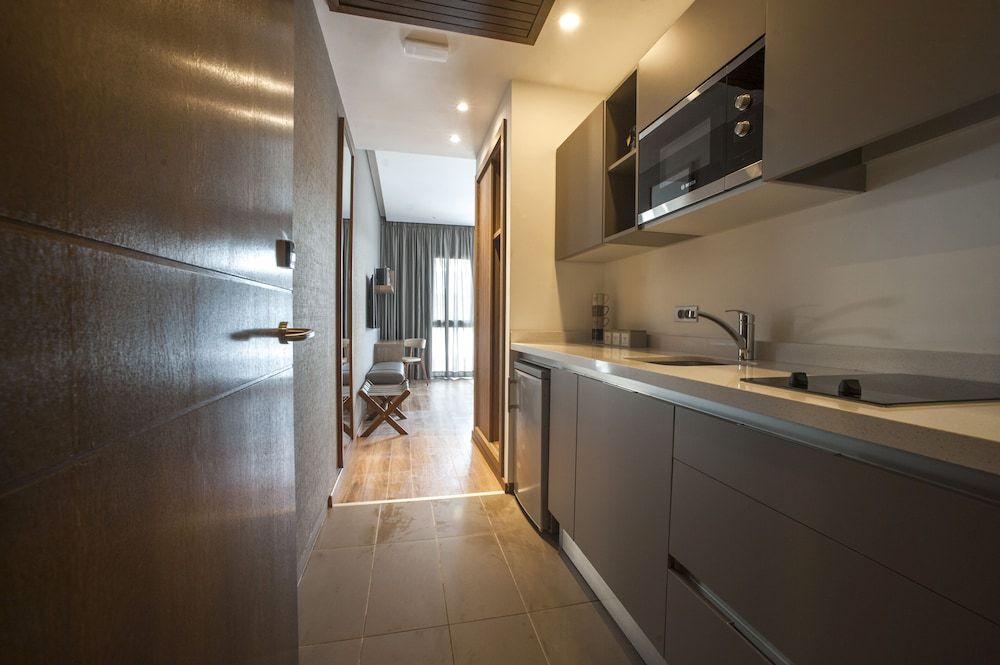 Ocean Park Hotel, Premium Suites & Wellness Executive Studio, 1 King Bed 6