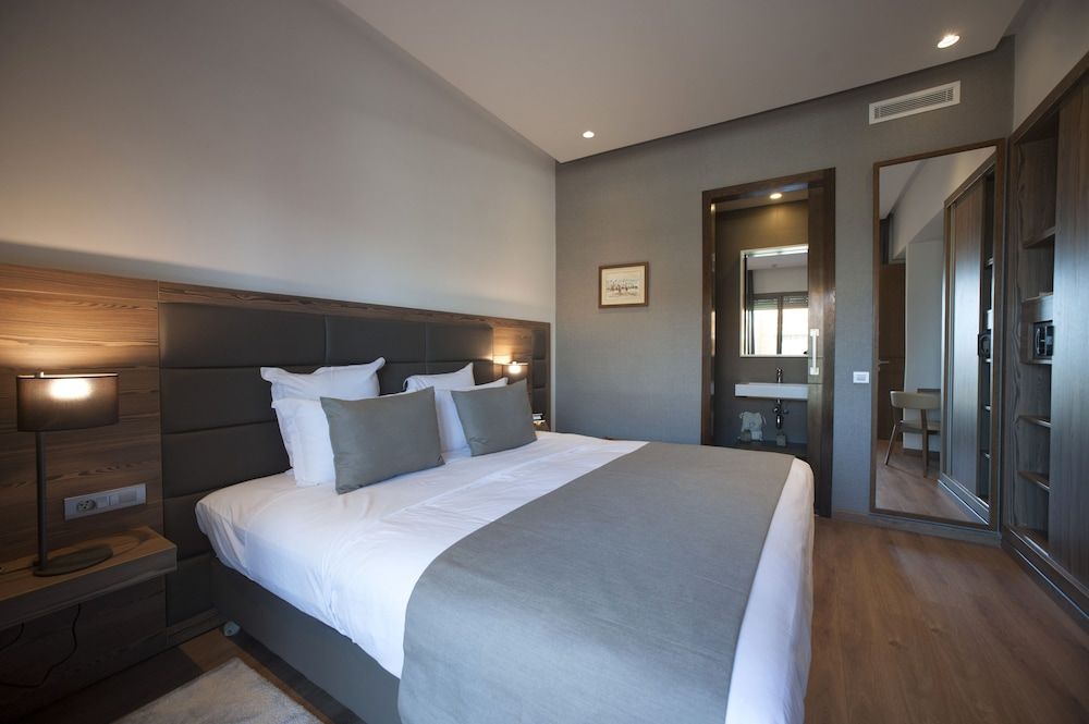 Superior Suite, 1 King Bed with Sofa bed