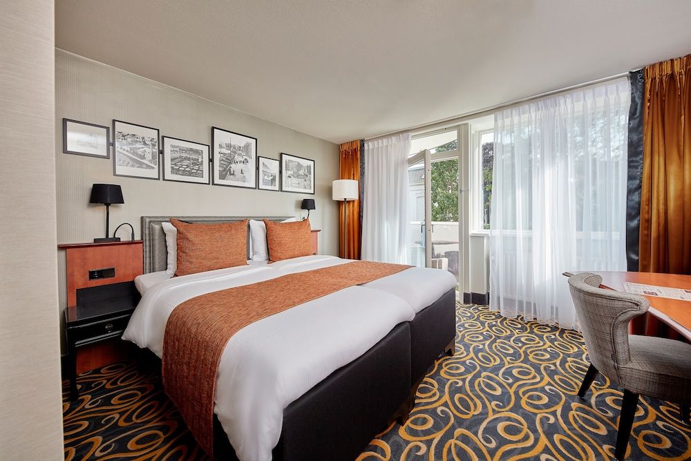 Carlton Square Hotel Standard Room, Balcony 4