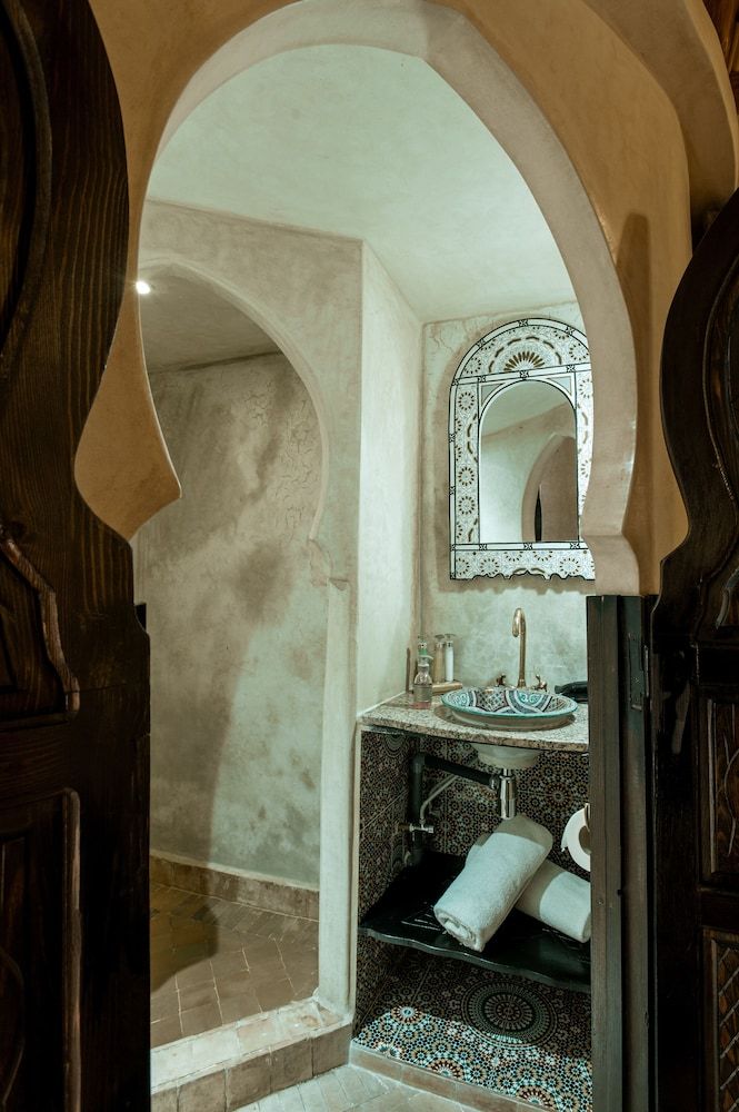 Riad Christina Standard Double Room, Private Bathroom (Chambre La Menthe) 6