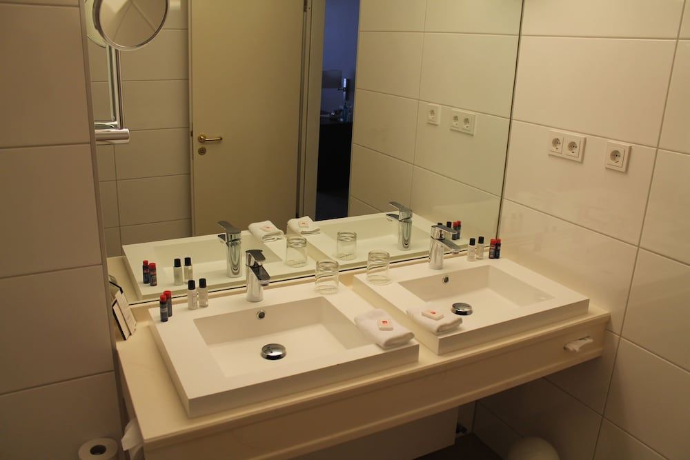 relexa Hotel Airport Düsseldorf - Ratingen Superior Twin Room, 2 Twin Beds 6