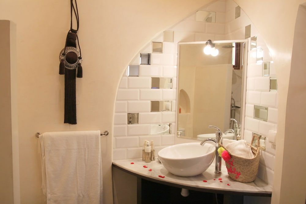 Riad Dar El Grably Standard Double Room 9