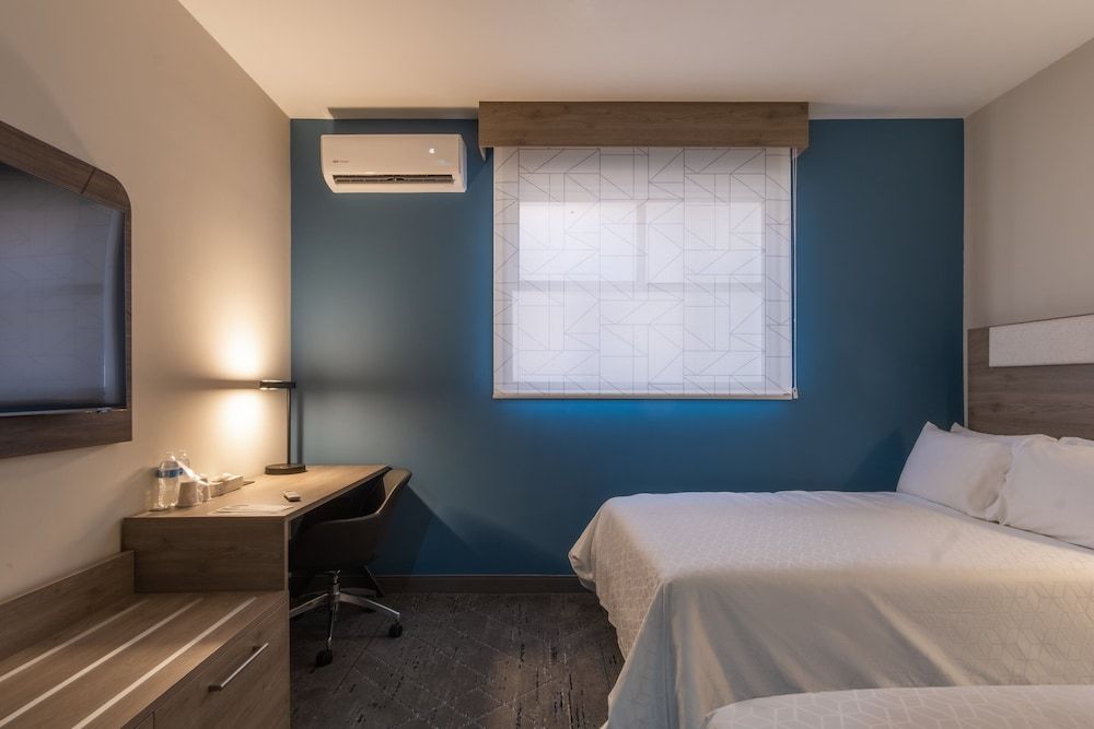 Standard Room, 2 Double Beds (Central Building)