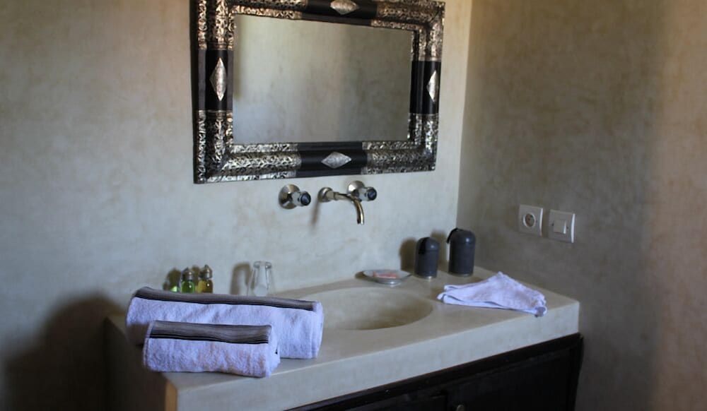 Riad Le Bel Oranger Superior Double Room, 1 King Bed 4