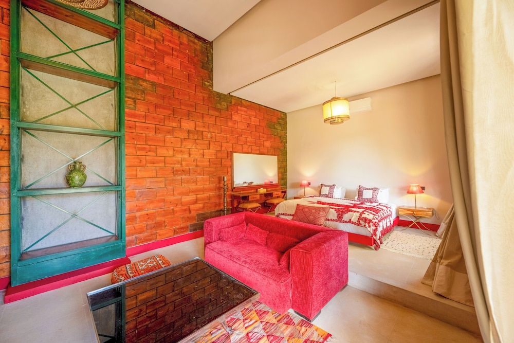 undefined The Source 5