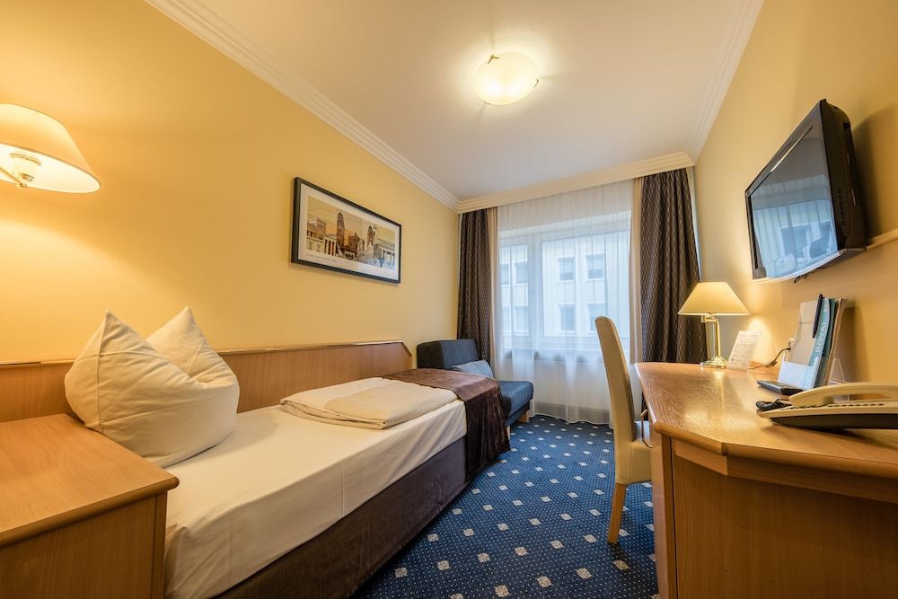 undefined Hotel Royal 2