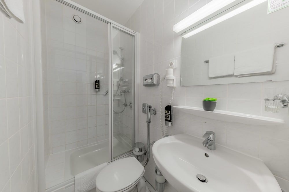 undefined Hotel Royal 8