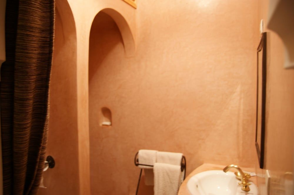 Riad Ailen Basic Double Room, 2 Bedrooms (Habiba) 3