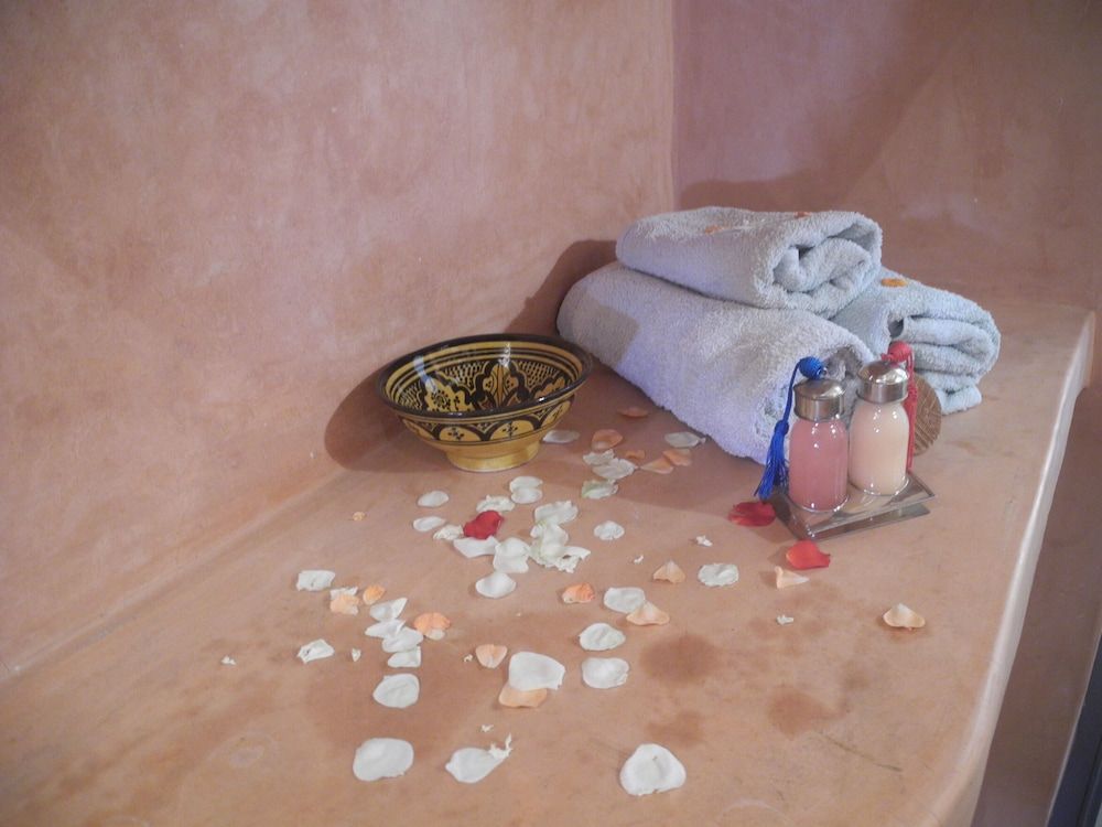 undefined Riad Linda 9