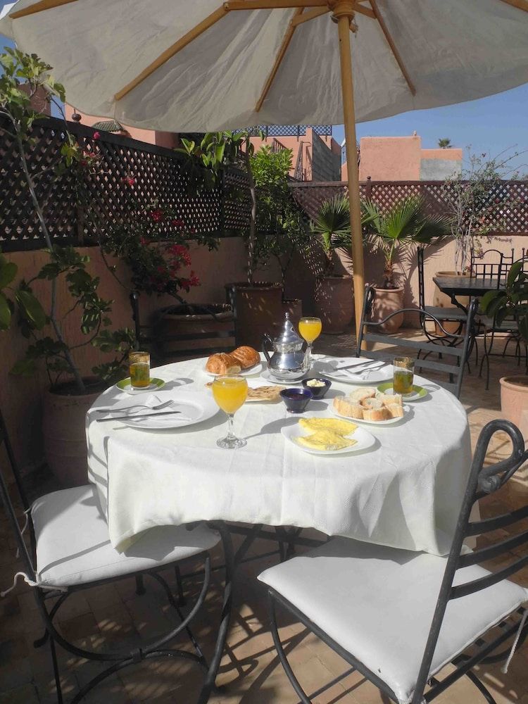 undefined Riad Linda 7