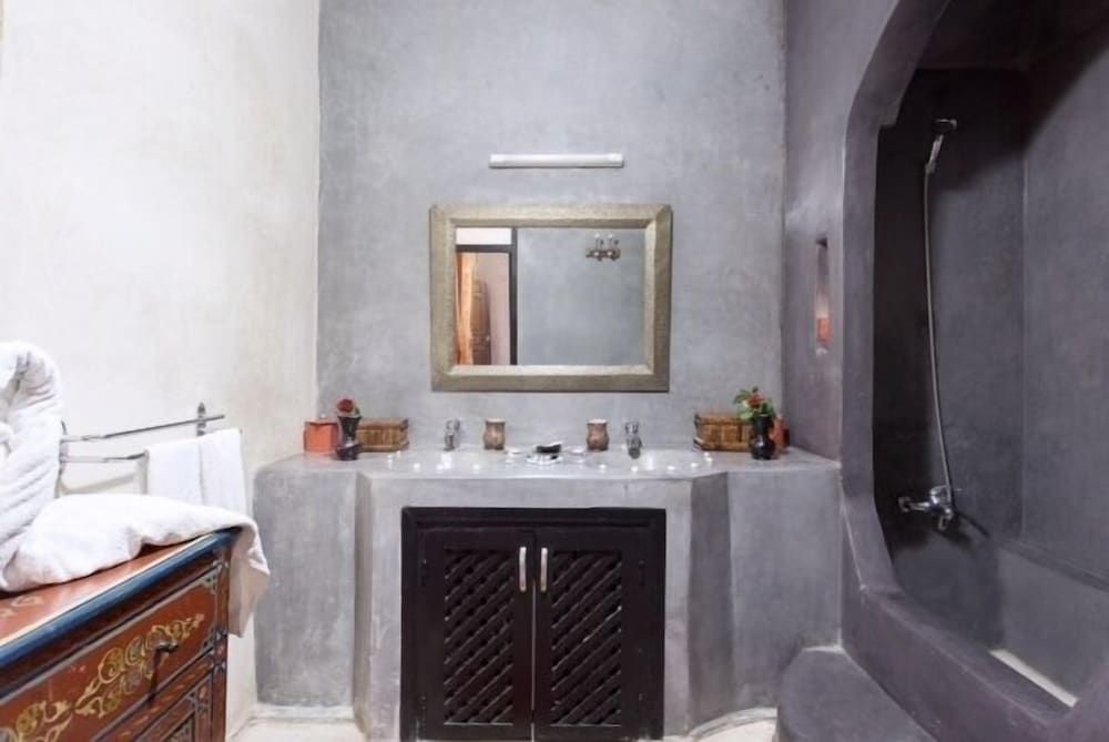 undefined Dar Kamar Zamane - Adults Only 4