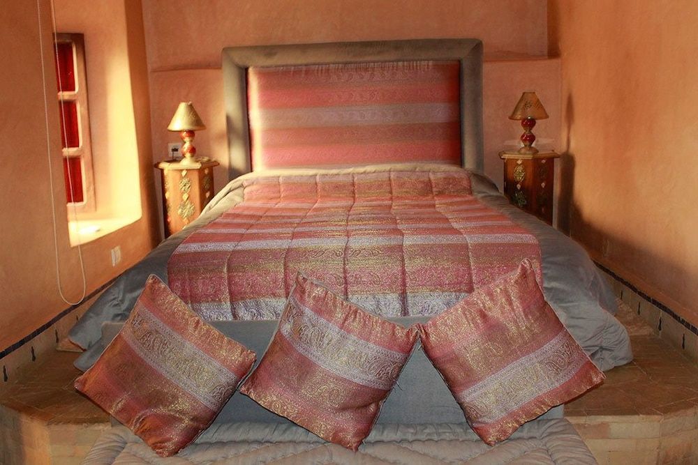 Dar Narjis Luxury Suite, Fireplace, Pool View