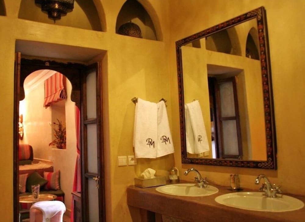 Dar Narjis Luxury Suite, Private Bathroom, Courtyard View 2