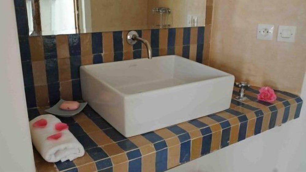 Riad le Coq Fou Standard Room (Mustafa) 8