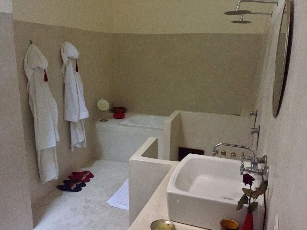 Riad Tizwa Superior Room 11