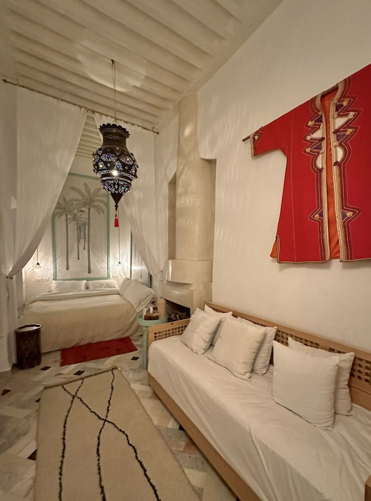 Riad Tizwa Royal Suite, 1 Queen Bed with Sofa bed, Bathtub, Courtyard View