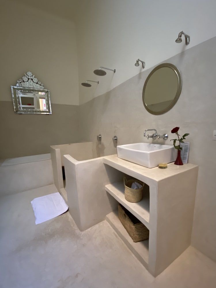 Riad Tizwa Superior Room 7