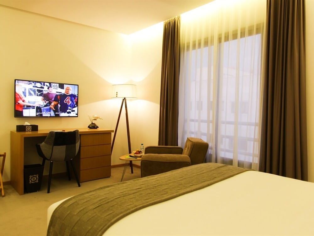 Smarts Hotel Standard Double Room, Private Bathroom 3