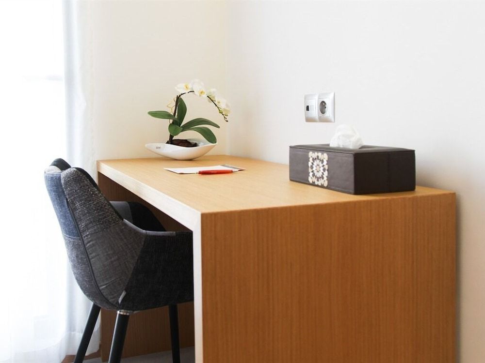 Smarts Hotel Suite, Private Bathroom 11