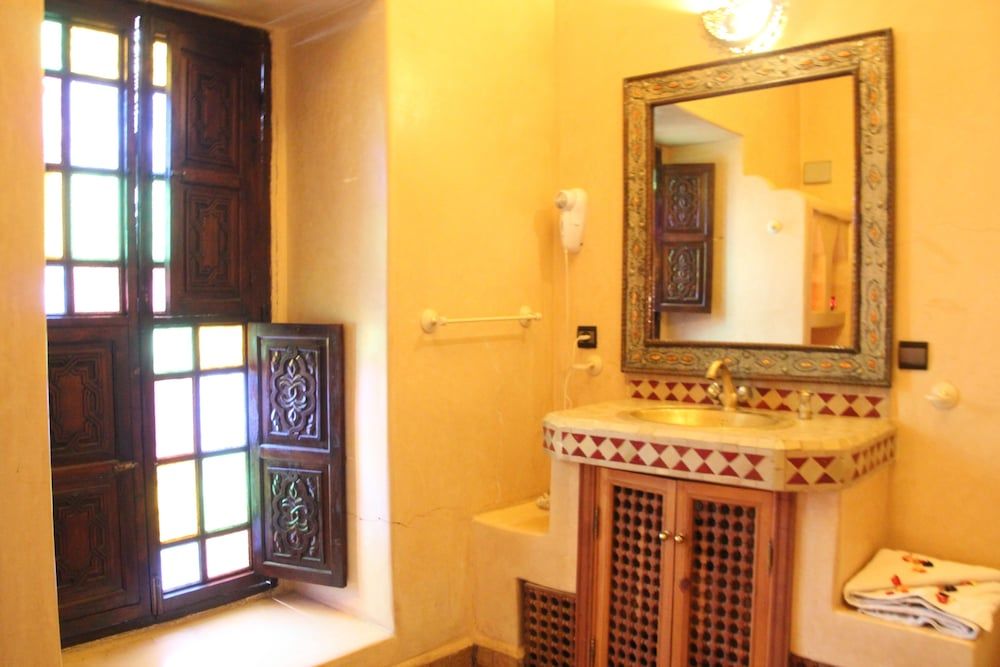 Riad Bibtia Triple Room, Private Bathroom 5